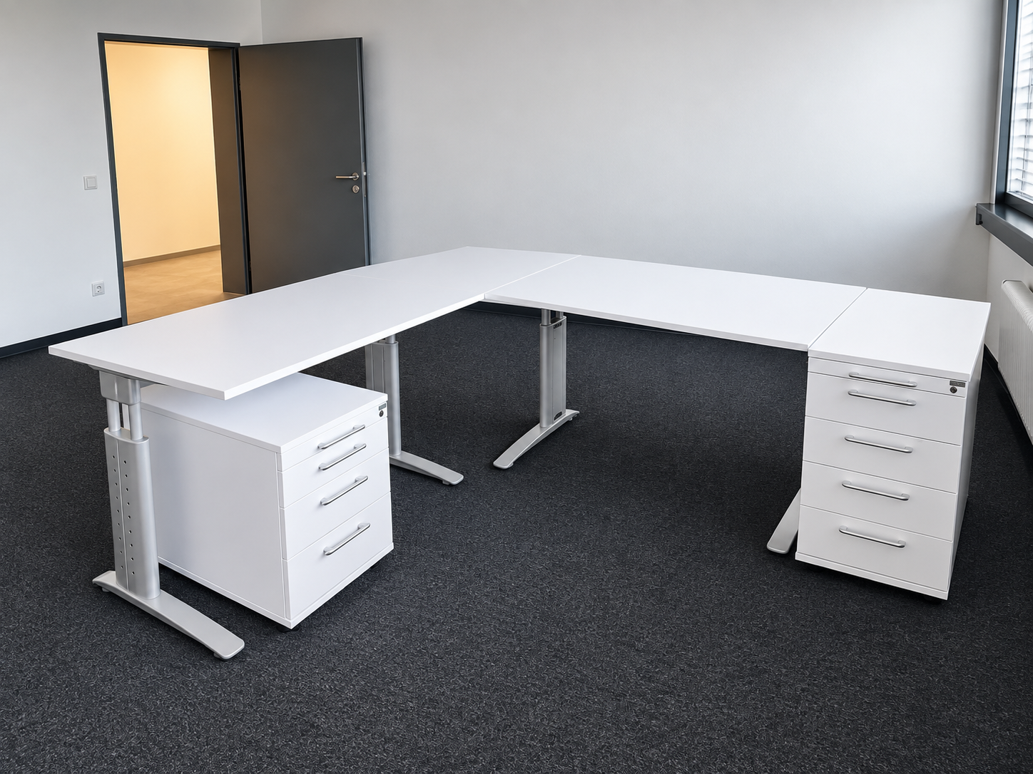 Einzelbüro vor und nach der Einrichtung - nachher