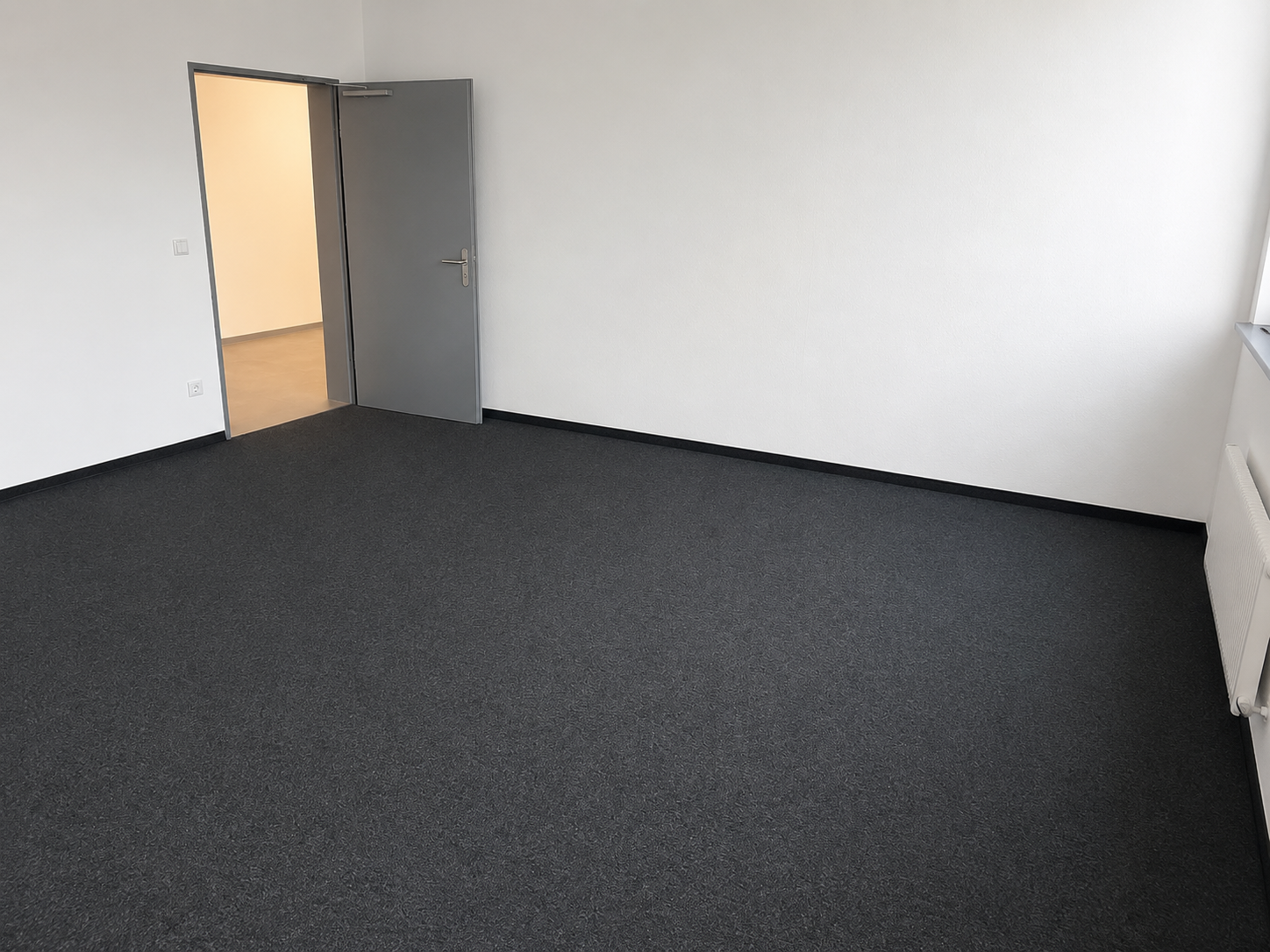 Einzelbüro vor und nach der Einrichtung - vorher